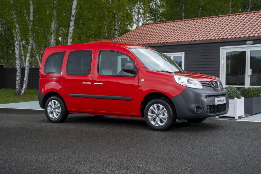  Nissan NV250 Combi 2019 года  (EU) (фото 5 из 24)